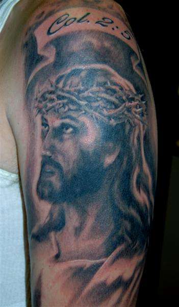 Tatuajes bíblicos con diseños de Jesucristo