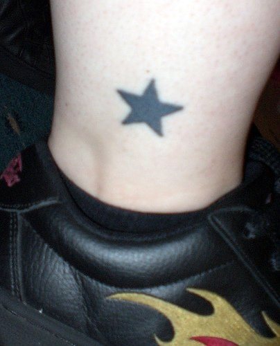 Featured image of post The Best 11 Estrellas Tatuajes En El Tobillo Para Mujer Pequeños