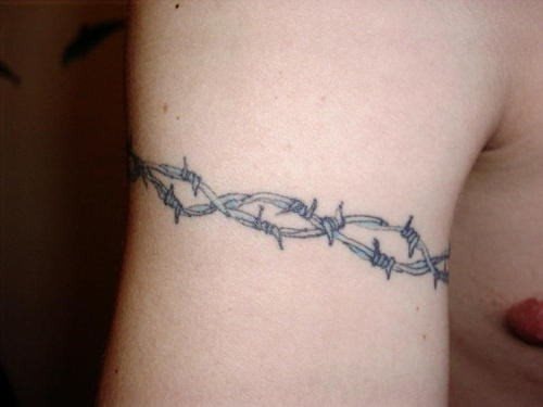 40 Tatuajes con un alambre de púas, espino o pinchos